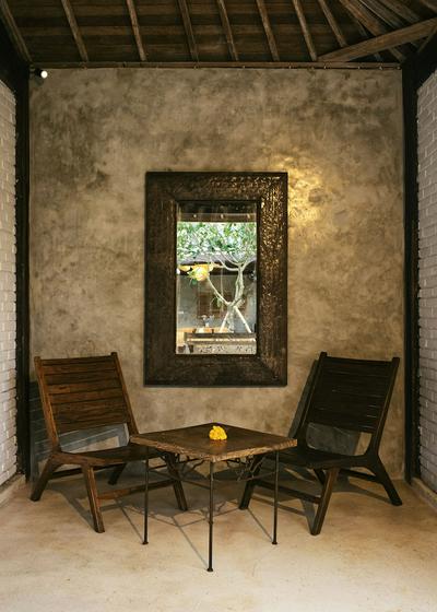 Tamuku Padang Padang, CARI Surf Camp