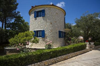 Mathraki Resort