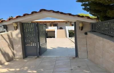 Seaside House in Psatha