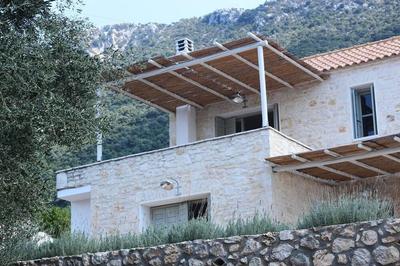 Pelagoo Residence - Amazing Stone House in Kalamos