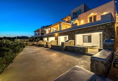 Oniropetra Apartaments