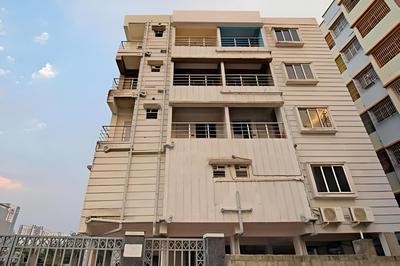 Goroomgo Royal Galaxy Newtown Kolkata