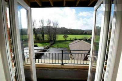 Buckingham Apartment