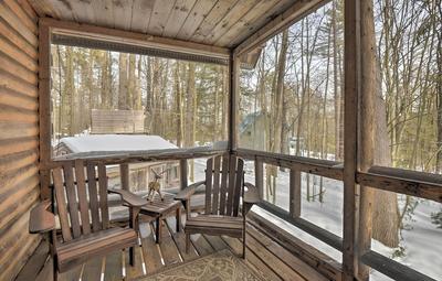 Rustic Madison 'treehouse' Cabin With Game Room!