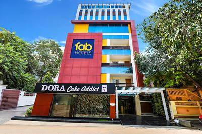 FabHotel Capitol Suites