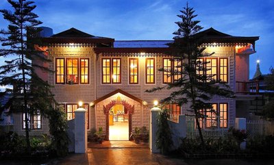 Golden Empress Hotel