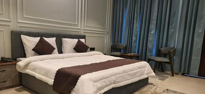 The Gooseneck Hotel and Restaurant