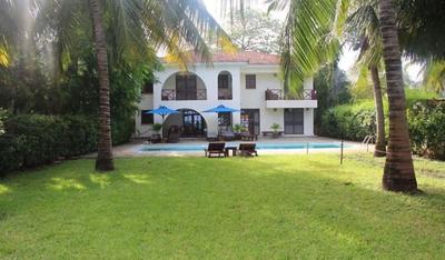 Niro Beach House-Kusyombunguo Hotels Ltd