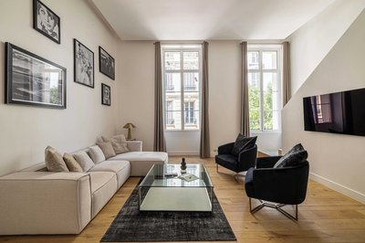 Luxury Renovated 4-room Apartment - rue Hoche - Bourgeois Building