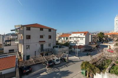 Neven - Comfortable & Great Location - A1