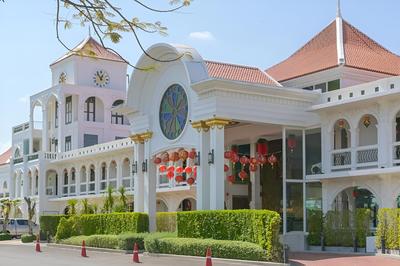 Supicha pool access hotel