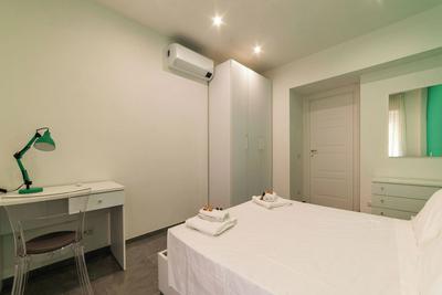 JOIVY Delightful 3-bed Flat with Balcony