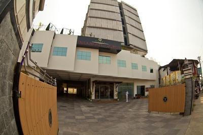 Paramount Tower