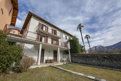 Casa Fronte Isola