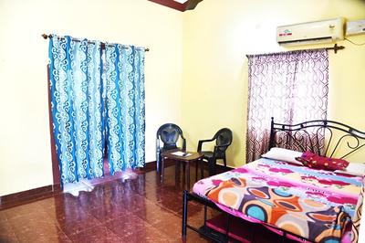 Maanvi Holiday Home