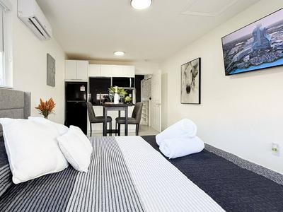 New Cozy Delux 1BR Near Hard Rock Stadium main