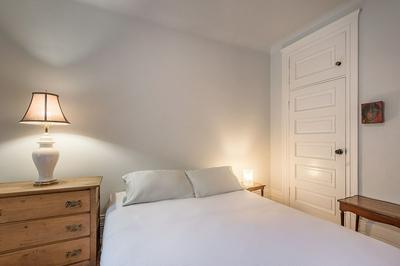 Beautiful Vintage 2BR- Heart Of Downtown