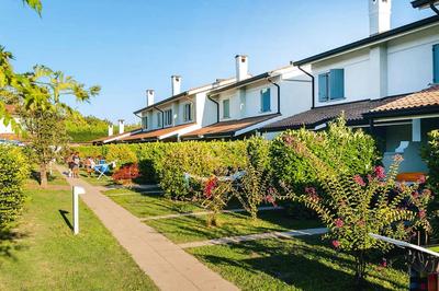 Terraced House Bibione Near Sandy Beach