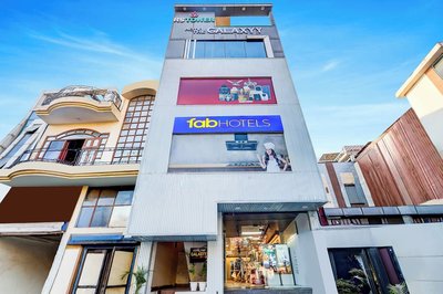 Fabhotel The Galaxy