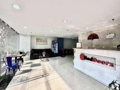 RedDoorz The Jade Hotel Than Nhan Trung