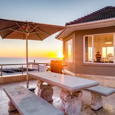 Camps Bay Family Home With Sea Views Coral House
