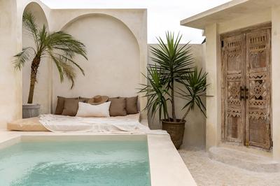 Luxe & Unique honeymoon Bocami Suites- 2 by OriVista