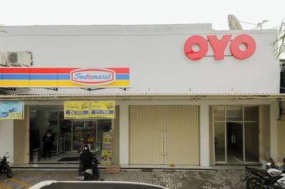 OYO 779 Mn One Residence Syariah Near ITC Cempaka Mas Near Kalbe Farma