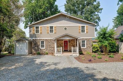 'commodore Bay Waterfront Home on Lake Norman!