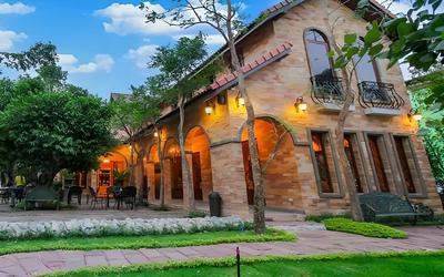 Chateau de Bear Hotel