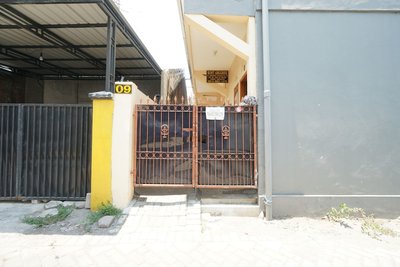 OYO Life 93300 Homestay Puri Anggrek Syariah - Wage