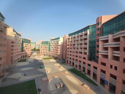 Lovely Studio With Balcony And Free Parking