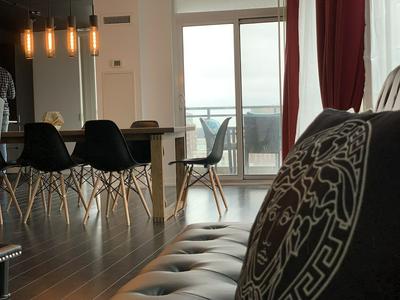 A&A Suites Magnificent 3-BD apt in DT