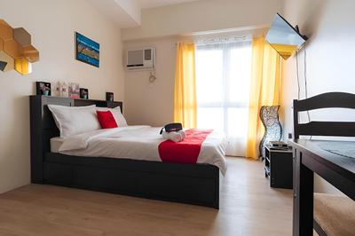 RedDoorz Premium near MRT North Avenue Station