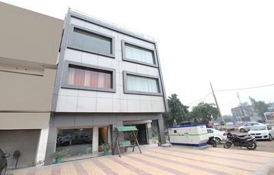 OYO 10832 Hotel JB 2