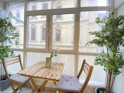 Charming and Central Flat With Balcony in Beyoglu