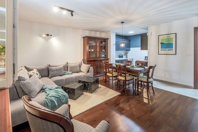 MAJESTIC 3-Bedroom Luxury Apartment