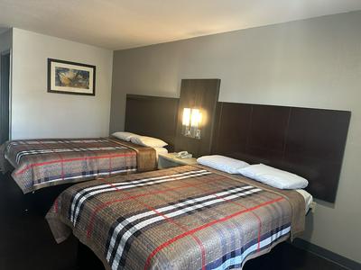 Deluxe INN  Augusta
