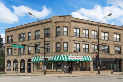 3BR Apt in Logan Square near Highlights