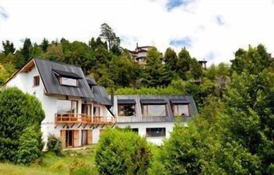 La Sirenuse Lake Resort