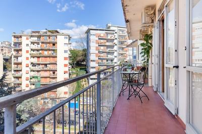 Bright flat next to the Vomero