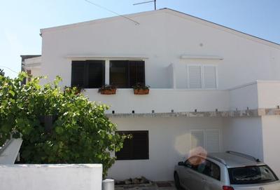 Dora Apartments