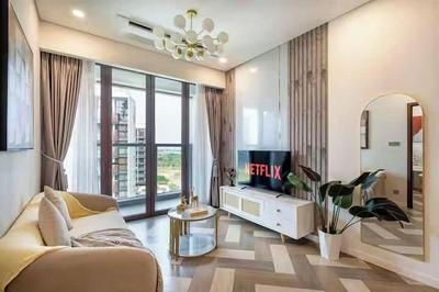 Metropole Luxury Riverside Apartment