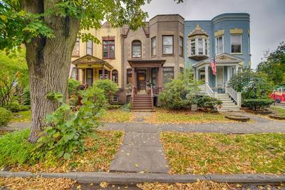 Historic Townhome in Oak Park w/ Backyard!