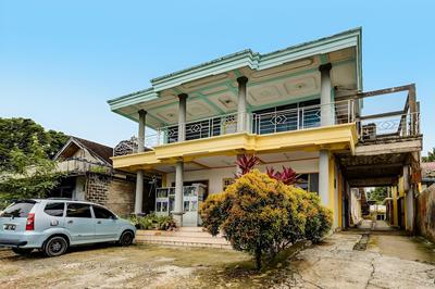 Hotel O Penginapan Aina Syariah