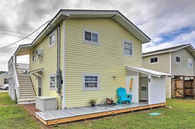 Pet-friendly Townhome, 2 Blocks to Atlantic Beach!