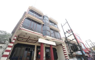 OYO 11912 Hotel Nav Classic