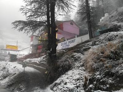 ADB Rooms Hotel Devine Point, Shimla