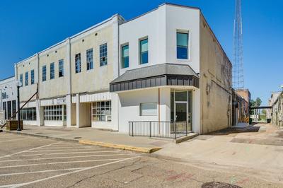 Upscale Texarkana Townhome, Walk to Downtown!