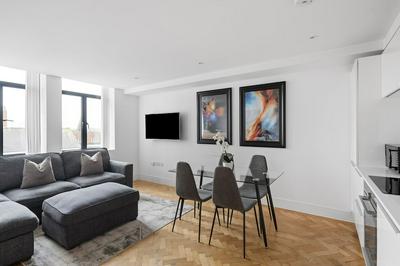 Parkway House, Foto 2