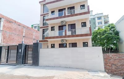 OYO 40460 Paradise Studio